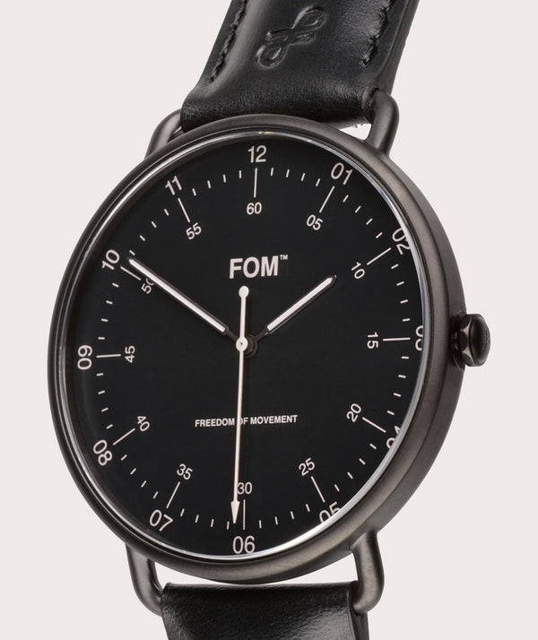 Pilot Matte Black/ Black - Black (42mm)